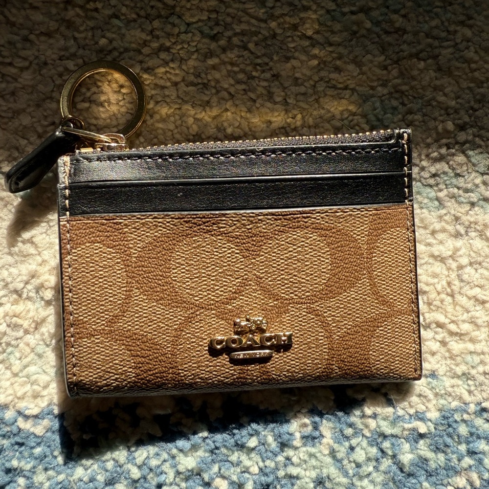 Coach wristlet. Gentle use.